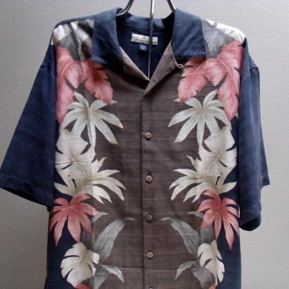 TOMMY BAHAMA 100% Silk Short Sleeved Hawaiian Camp Aloha Shirt Size Large - Picture 5 of 6